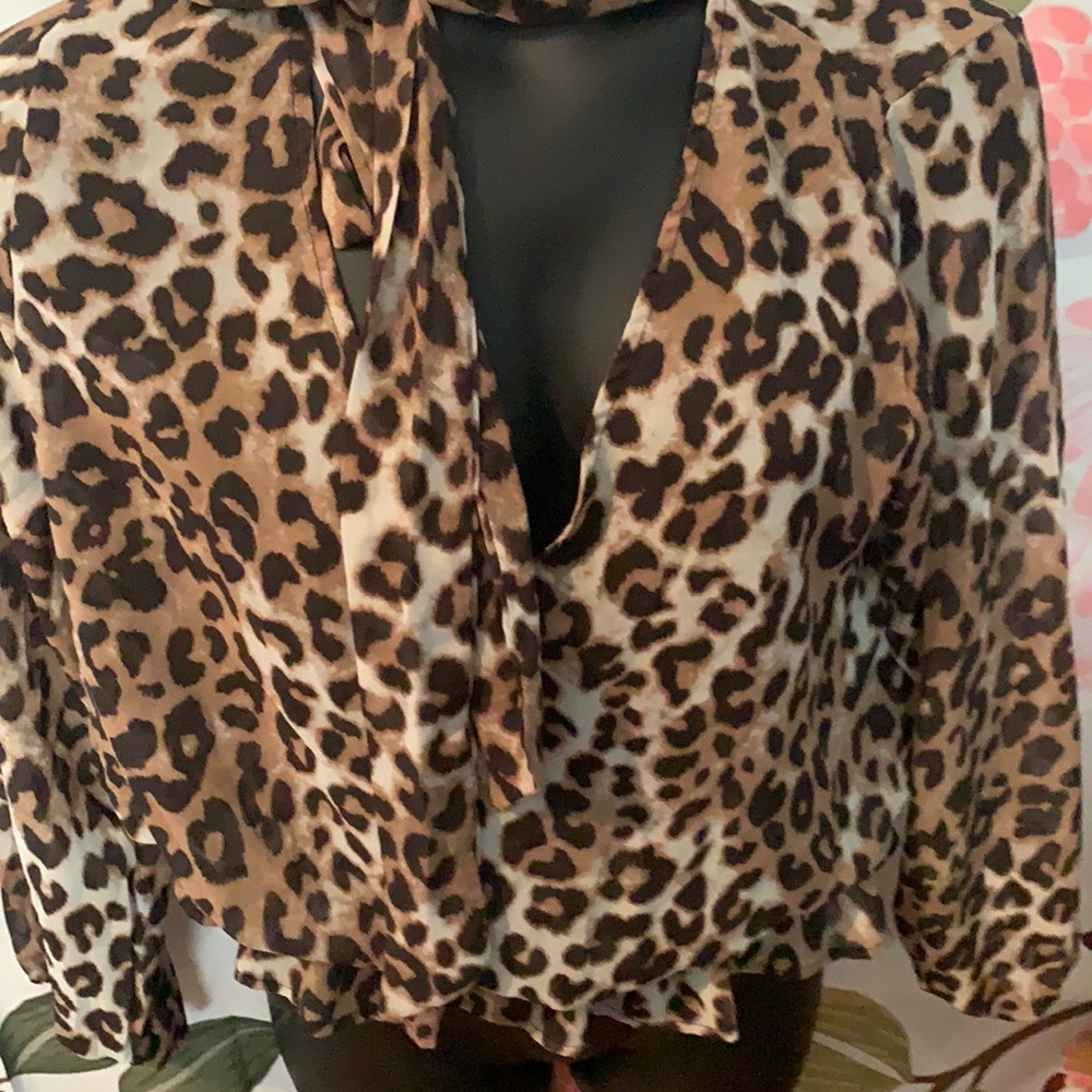 C neck tie front blouse